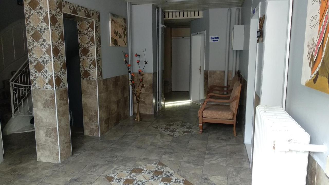 Zafer Hostel Коня Екстериор снимка